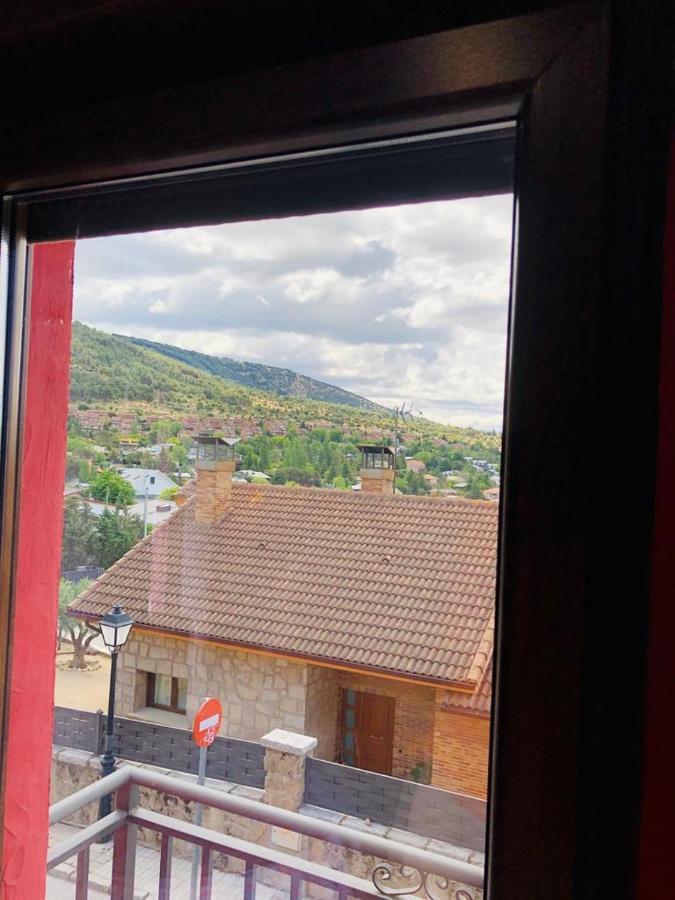 Apartamentos Deluxe Con Jacuzzi O Chimenea Love For Two Collado Mediano Dış mekan fotoğraf