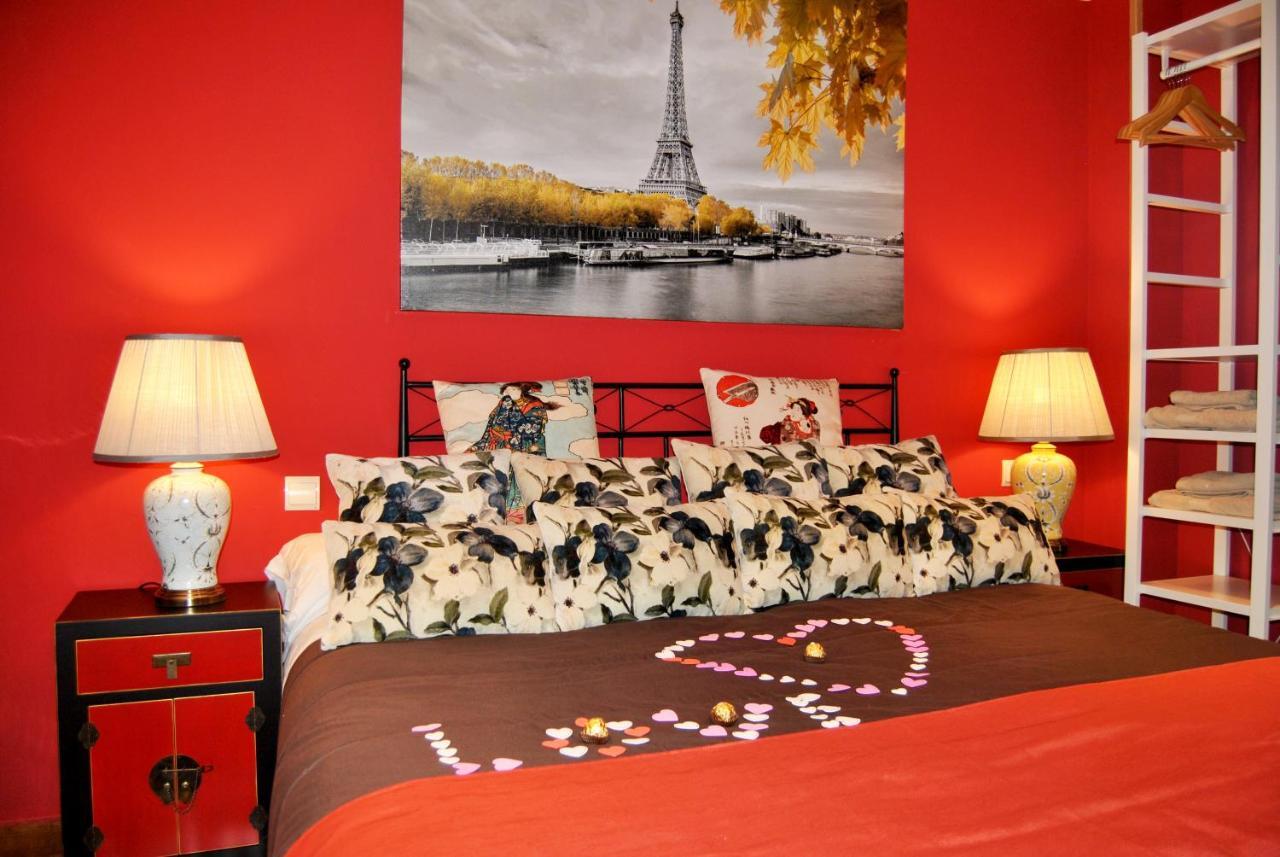 Apartamentos Deluxe Con Jacuzzi O Chimenea Love For Two Collado Mediano Dış mekan fotoğraf