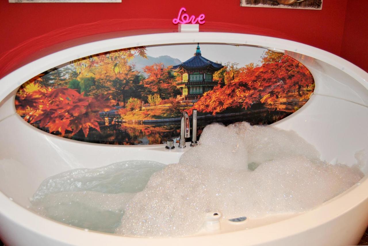 Apartamentos Deluxe Con Jacuzzi O Chimenea Love For Two Collado Mediano Dış mekan fotoğraf